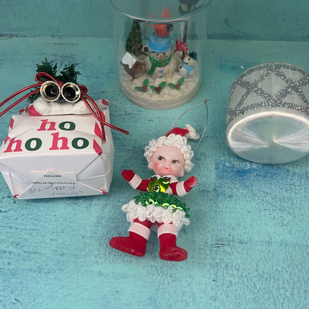 Set of 4 vintage Christmas ornament decor